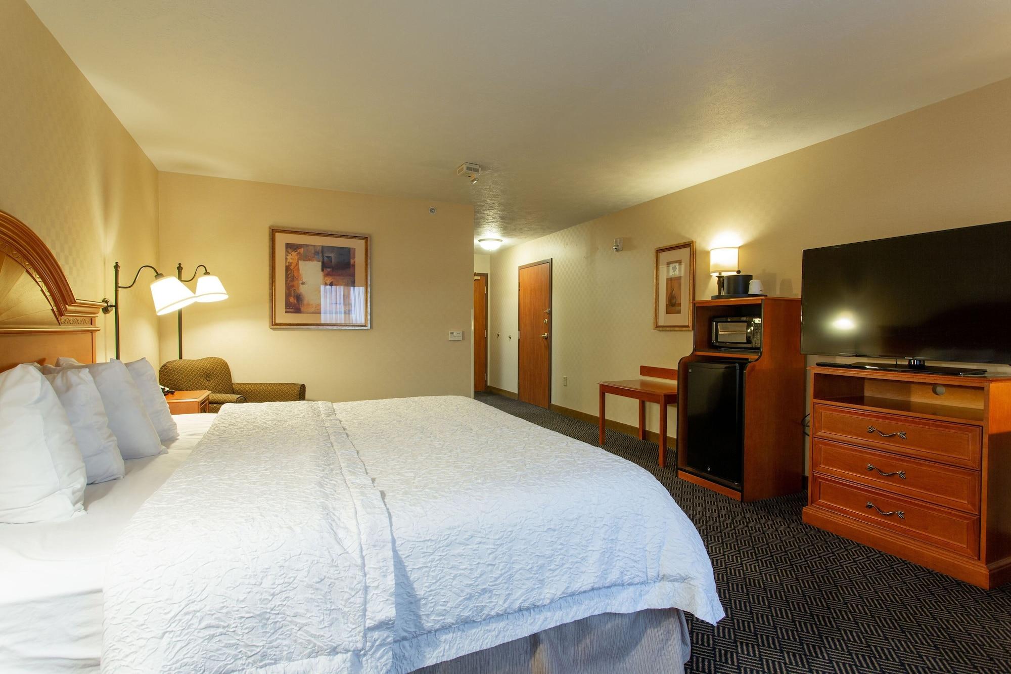 Hampton Inn Waterloo Ngoại thất bức ảnh