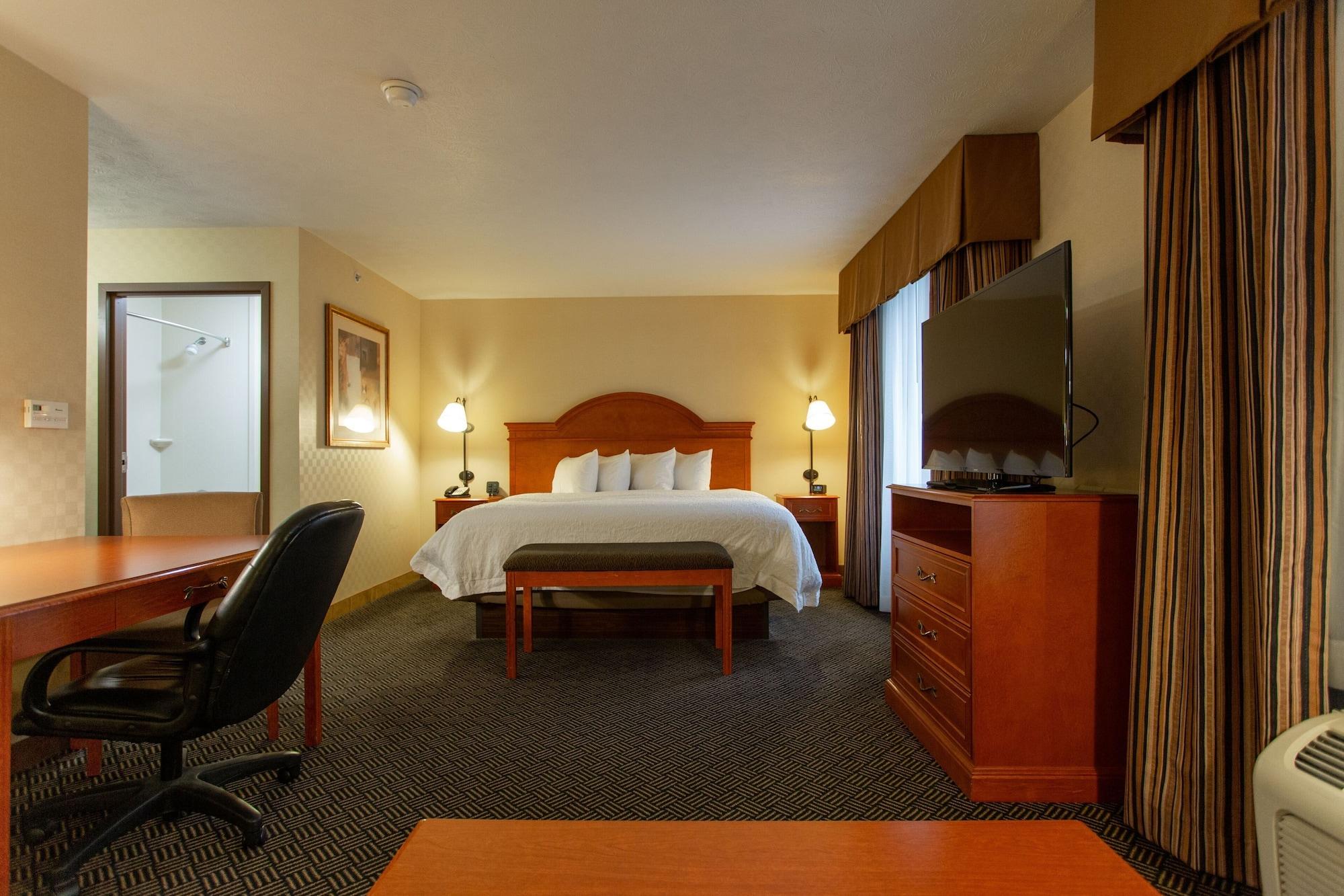 Hampton Inn Waterloo Ngoại thất bức ảnh