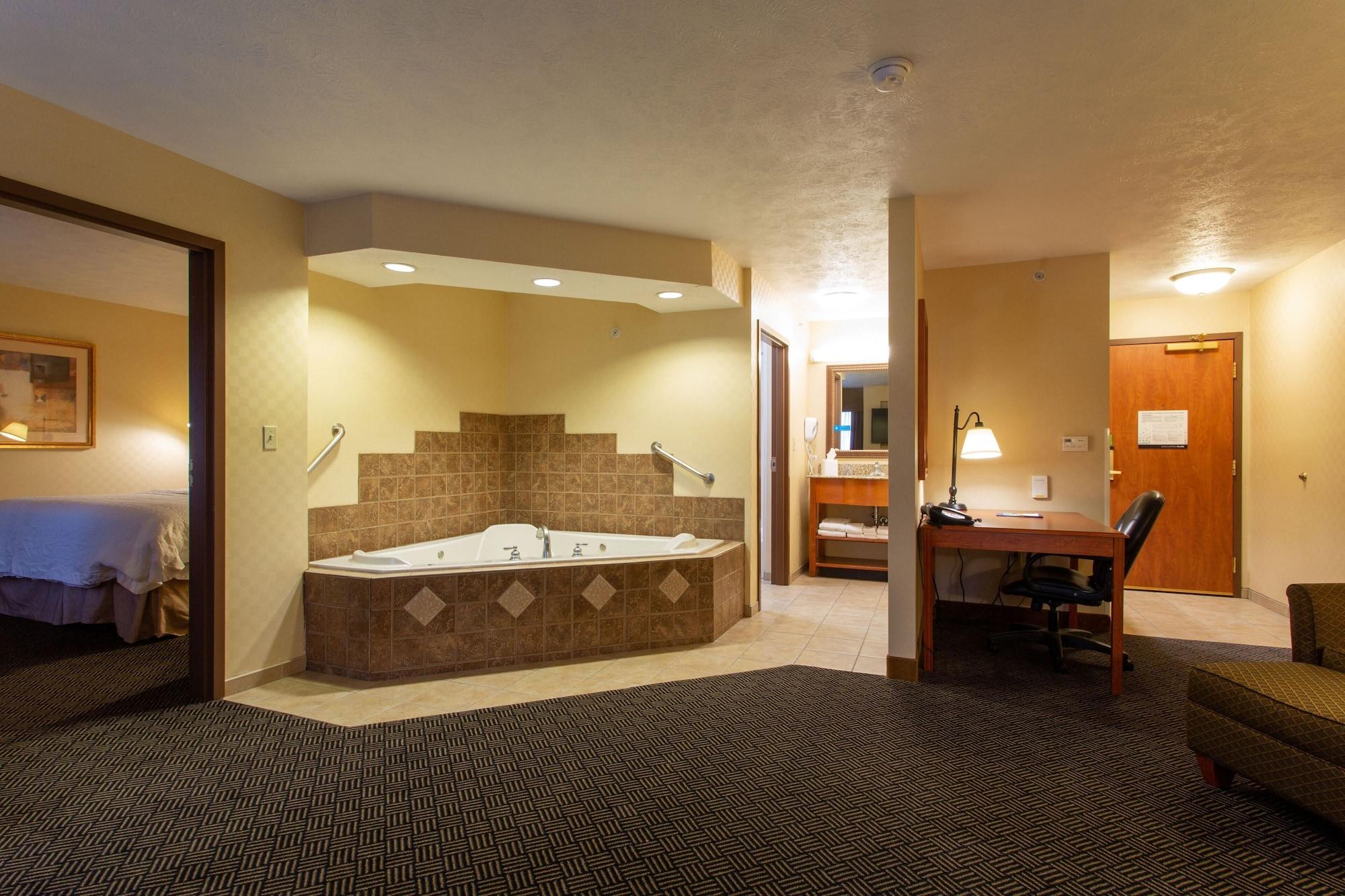 Hampton Inn Waterloo Ngoại thất bức ảnh