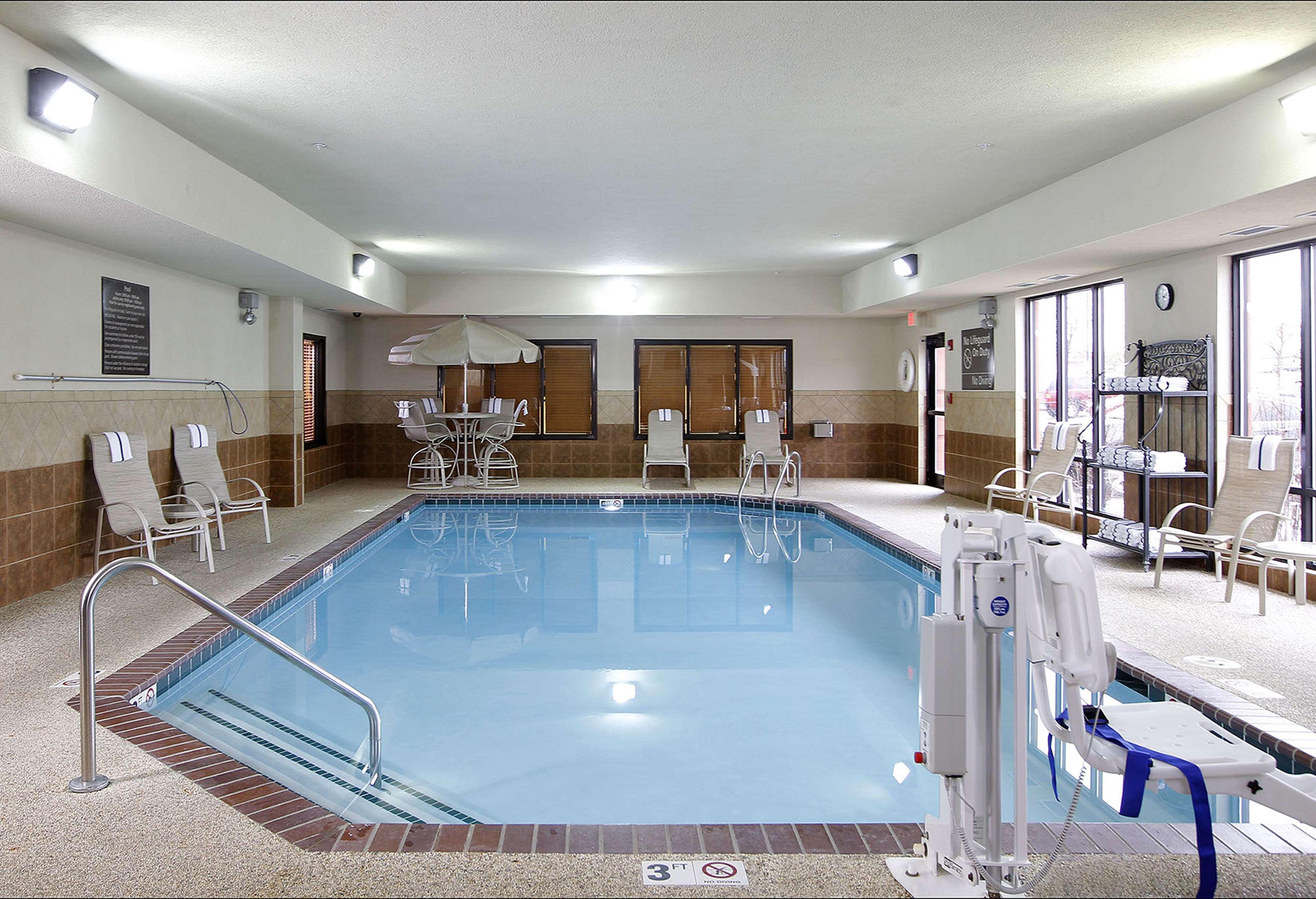 Hampton Inn Waterloo Ngoại thất bức ảnh