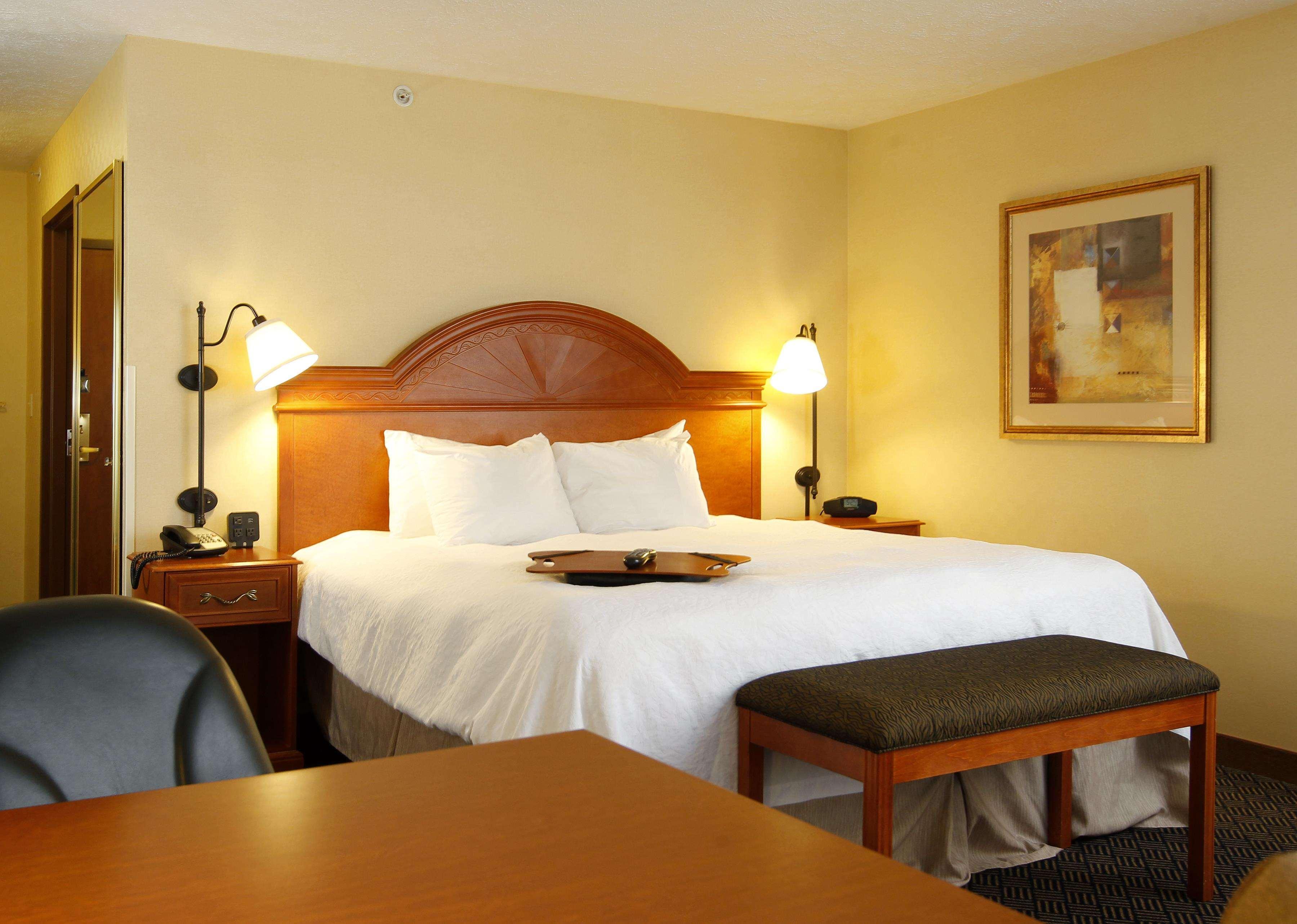 Hampton Inn Waterloo Ngoại thất bức ảnh