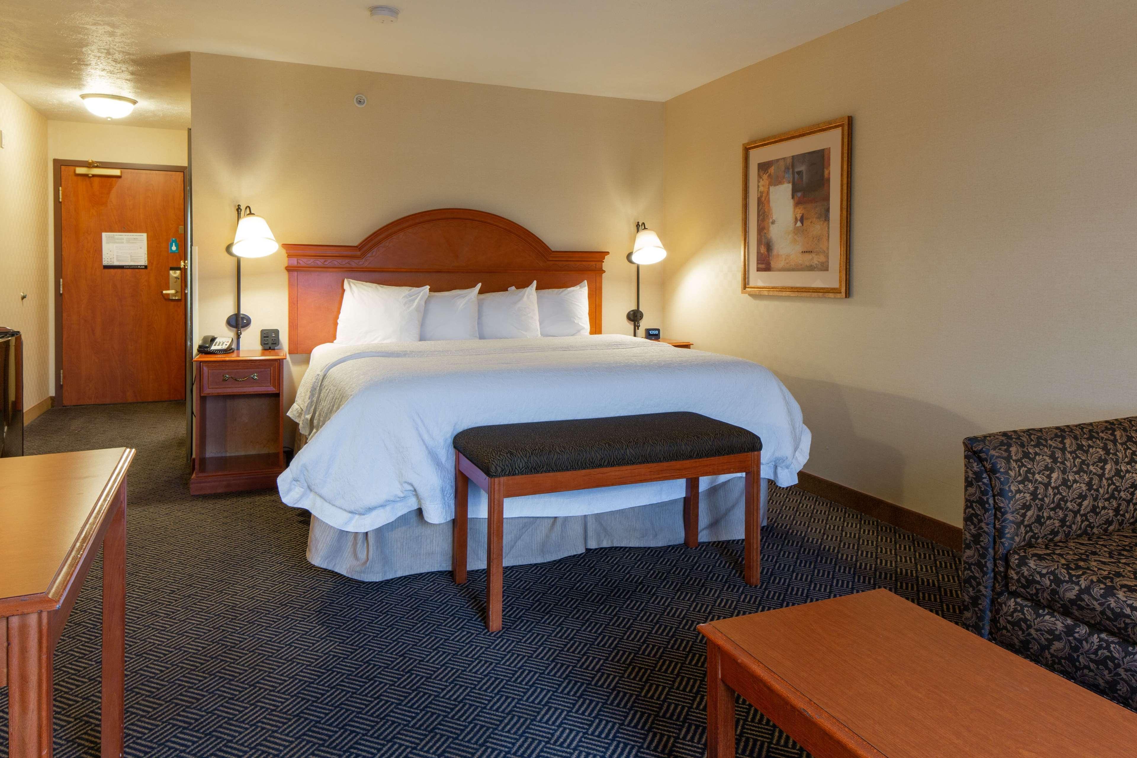 Hampton Inn Waterloo Ngoại thất bức ảnh