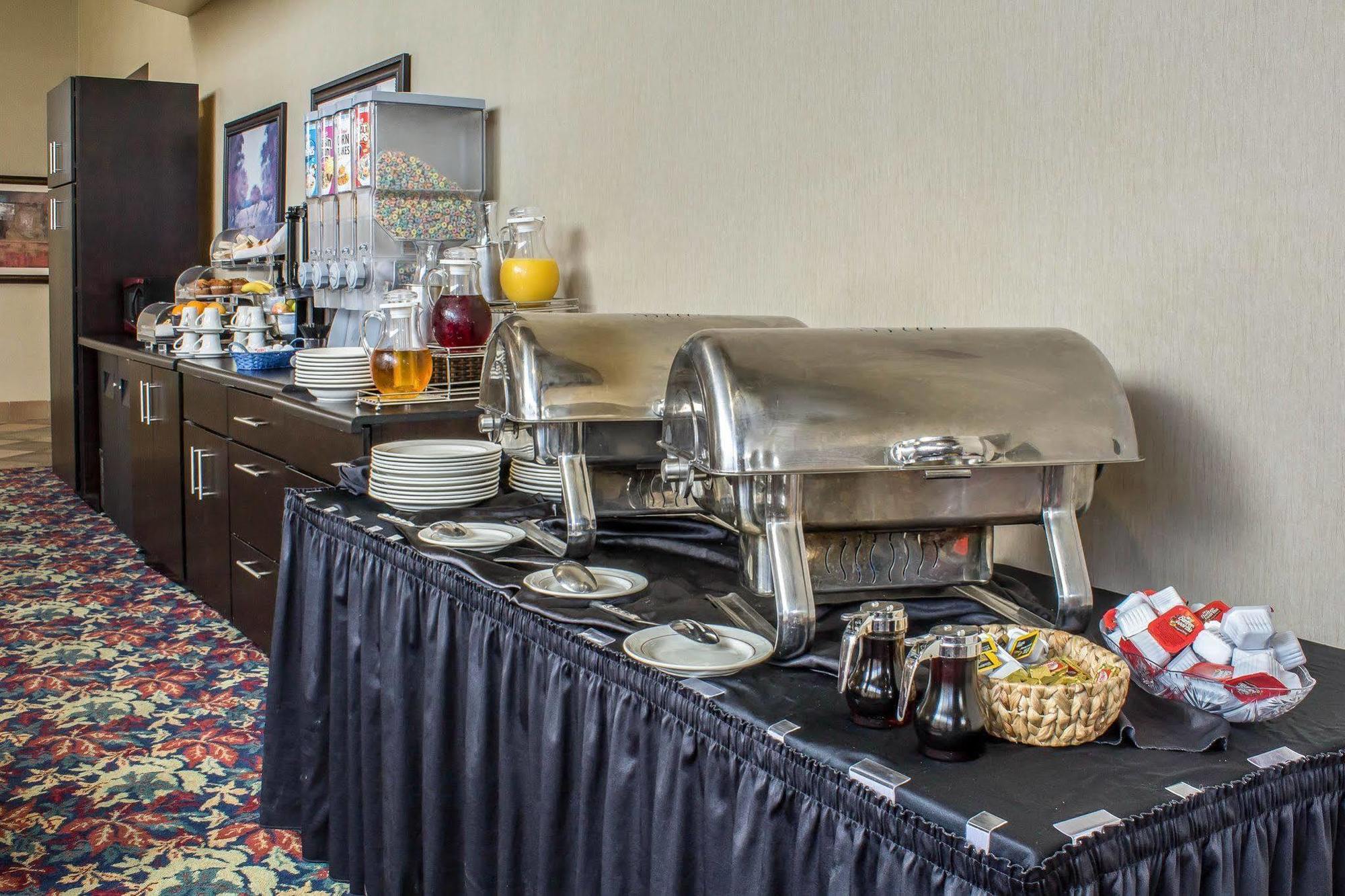 Hampton Inn Waterloo Ngoại thất bức ảnh